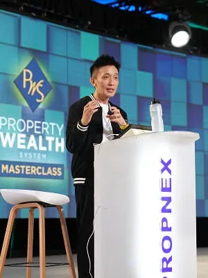 Kelvin Fong presenting at the Property Wealth System Masterclass